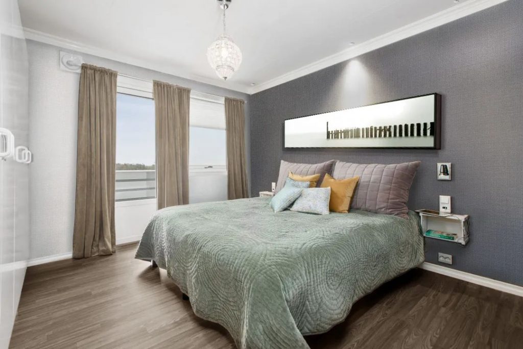 酒店翻新改造方案“三件套”—?装饰贴膜、墙纸墙布、石晶地板