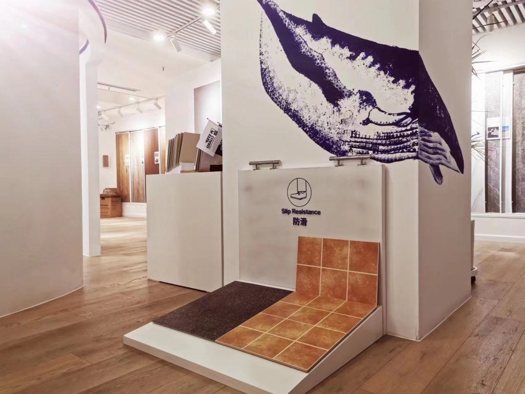 小蓝鲸石晶石家庄石晶地板体验馆展厅-防滑区域展示
