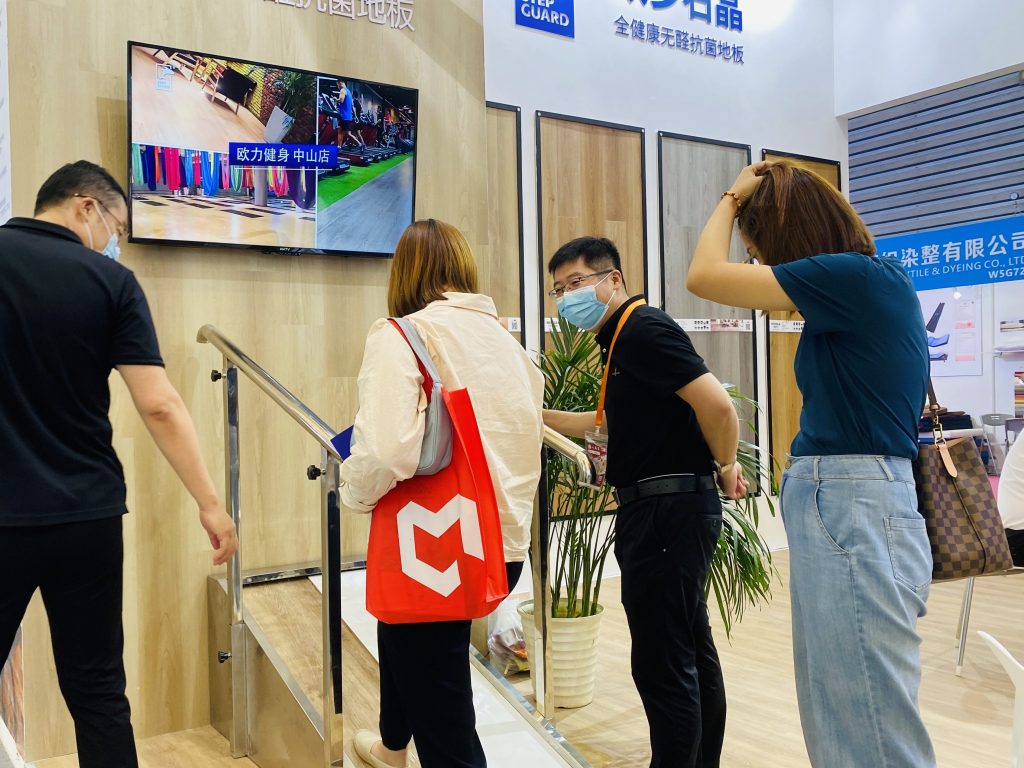 石晶地板的特点